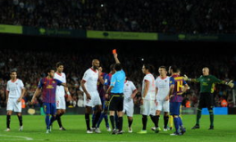 决赛之夜 8868体育 焦点战：巴塞罗那大胜JDG，主场优势成为社交媒体焦点